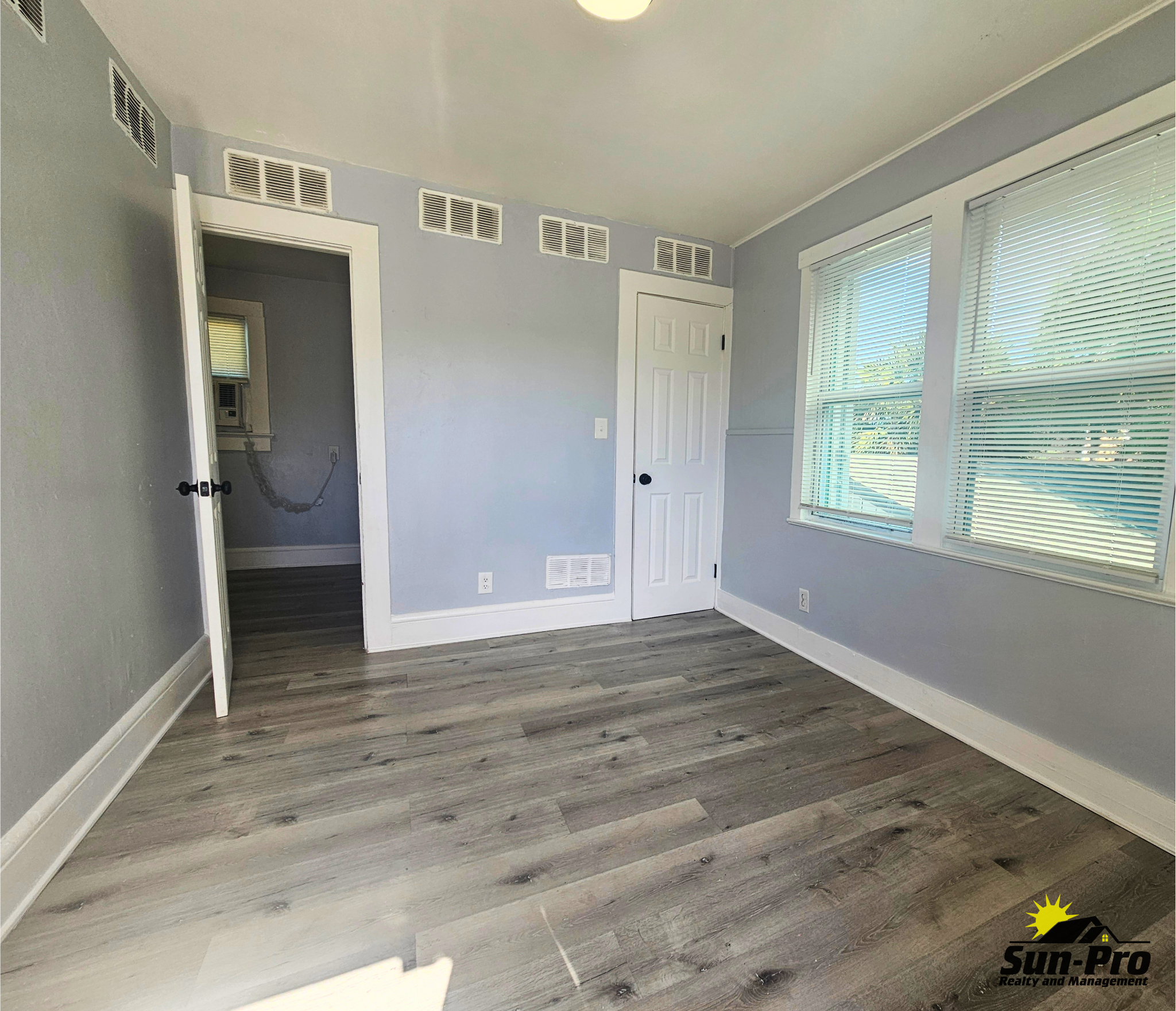 218 North Oleander Avenue - 1