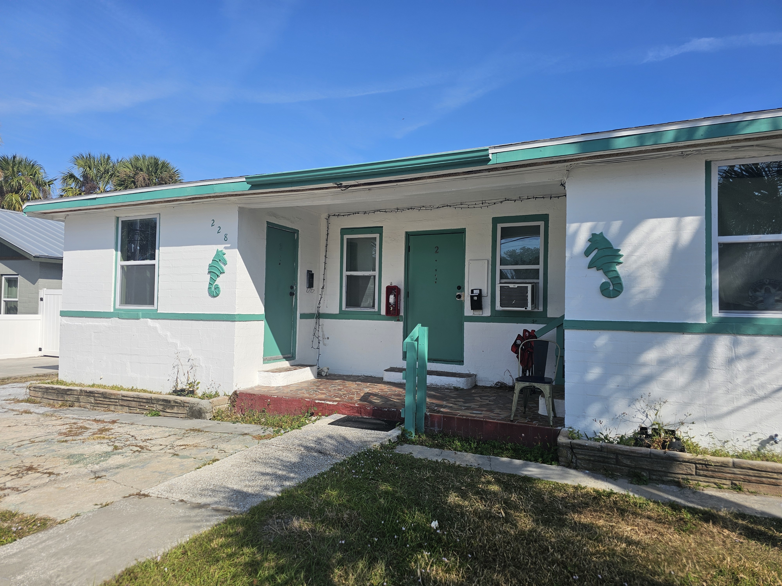 228 North Oleander Avenue - 3