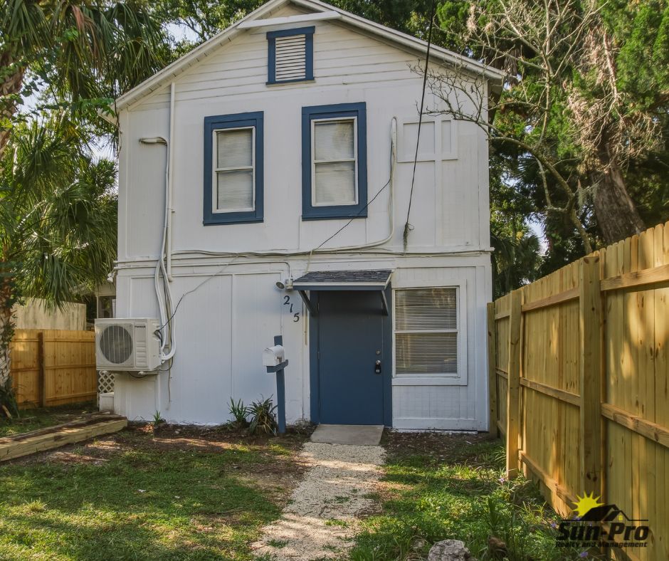 215 Live Oak Avenue - 1