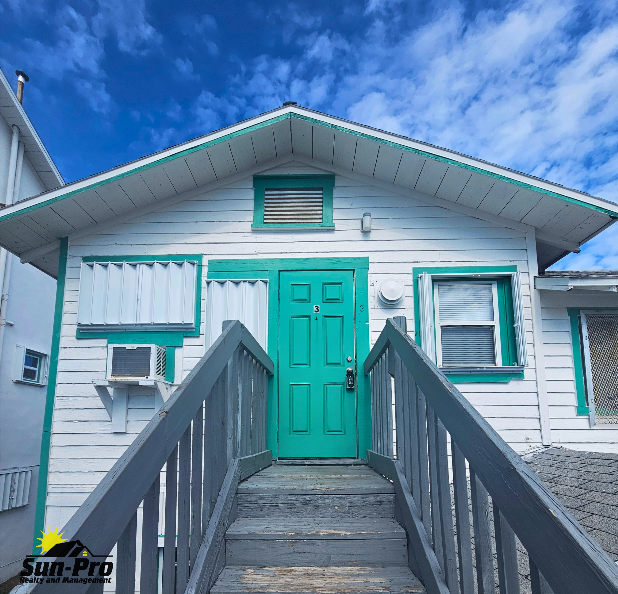 218 North Oleander Avenue - 3